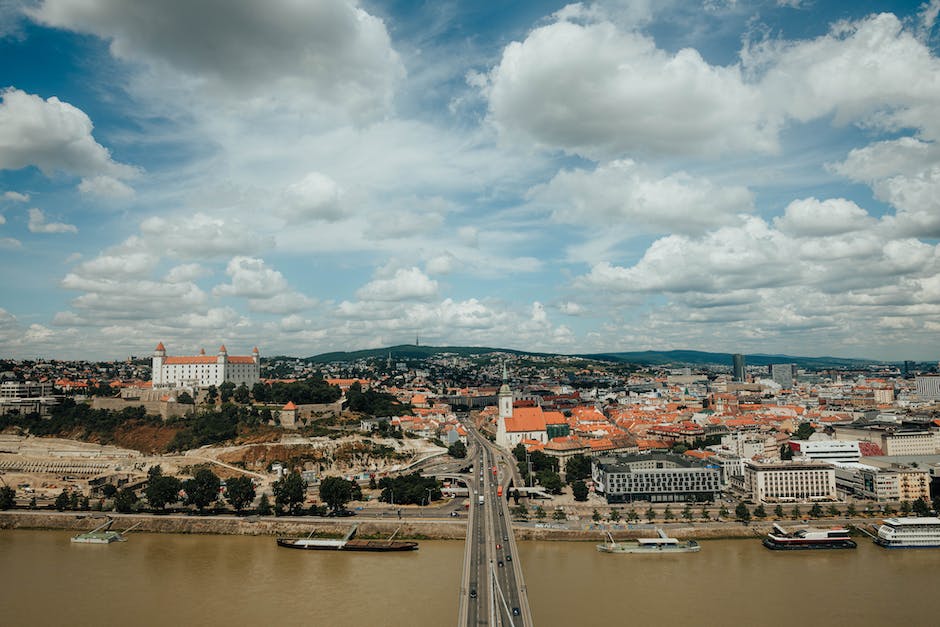 Stadt an der Donau